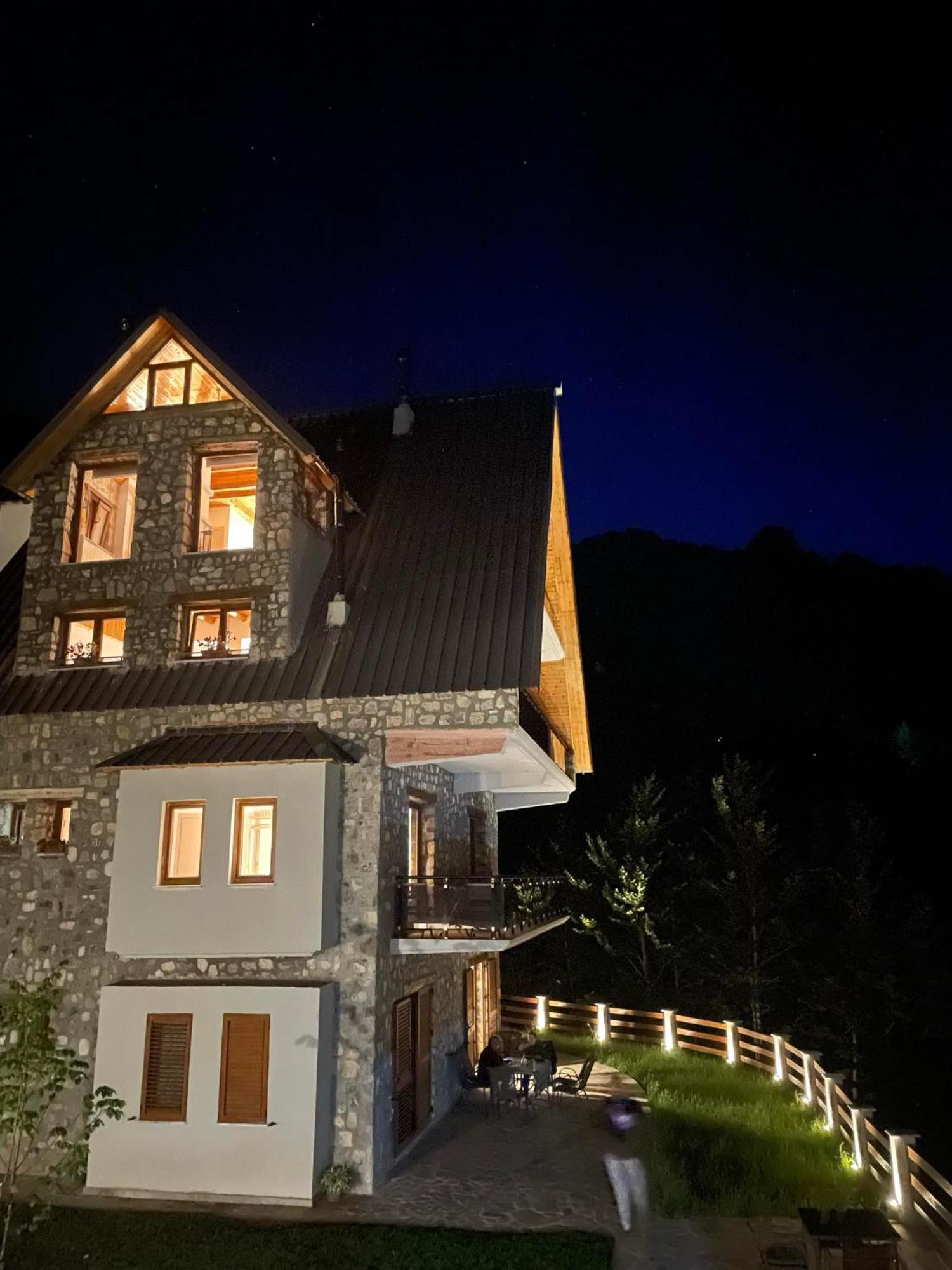טת Valter & Drita'S Guesthouse מראה חיצוני תמונה