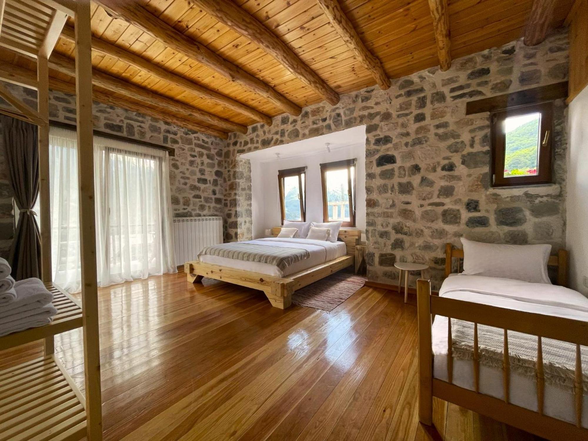 טת Valter & Drita'S Guesthouse מראה חיצוני תמונה